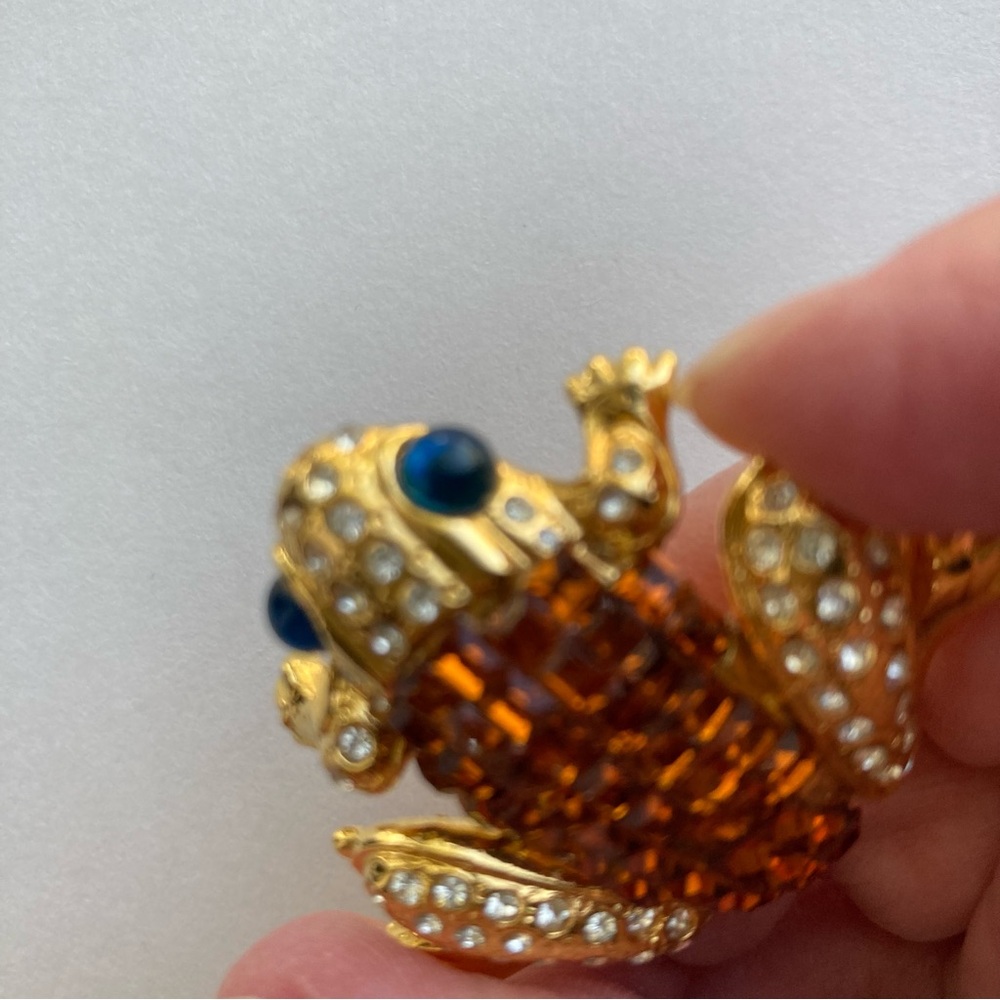 Frog Brooch - Picture 3 of 4